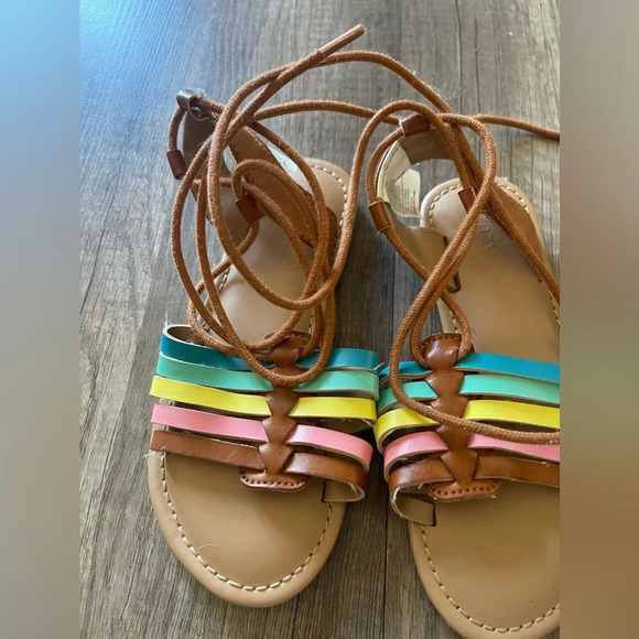 Bundle of girls old navy and cat and jack sandals - Picture 2 of 13